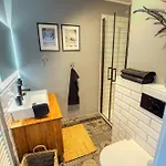 - Haus K, App 0k0309